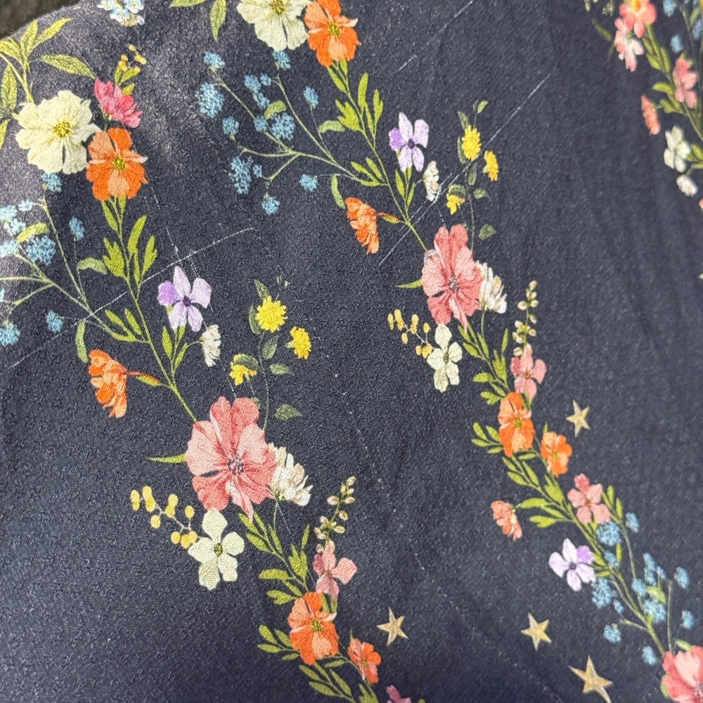 Farm Floral Black Top Sz L - Picture 10 of 11